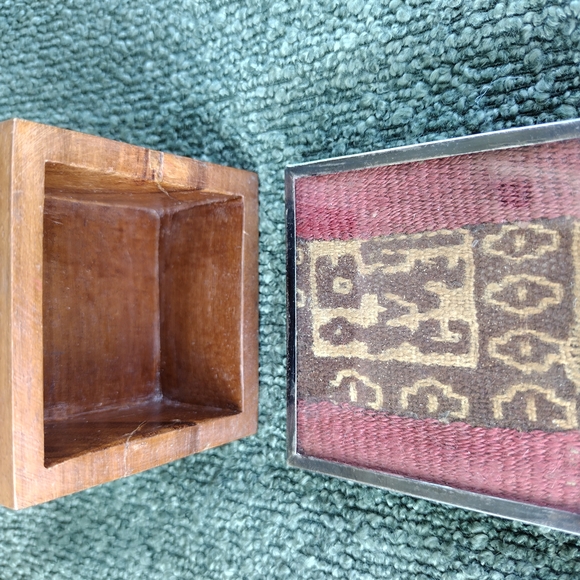 Antique Peruvian Cloth Encased Wooden Box - Picture 13 of 16